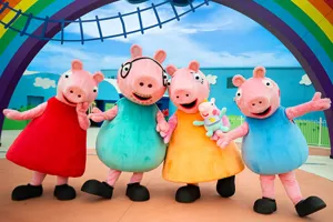 Parc PEPPA PIG à Günzburg avec la famille Pig et bébé